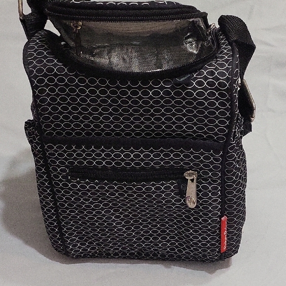 Fisher-Price Other - Fisher-Price Black & White Circle Print Bag with Red Logo Tab